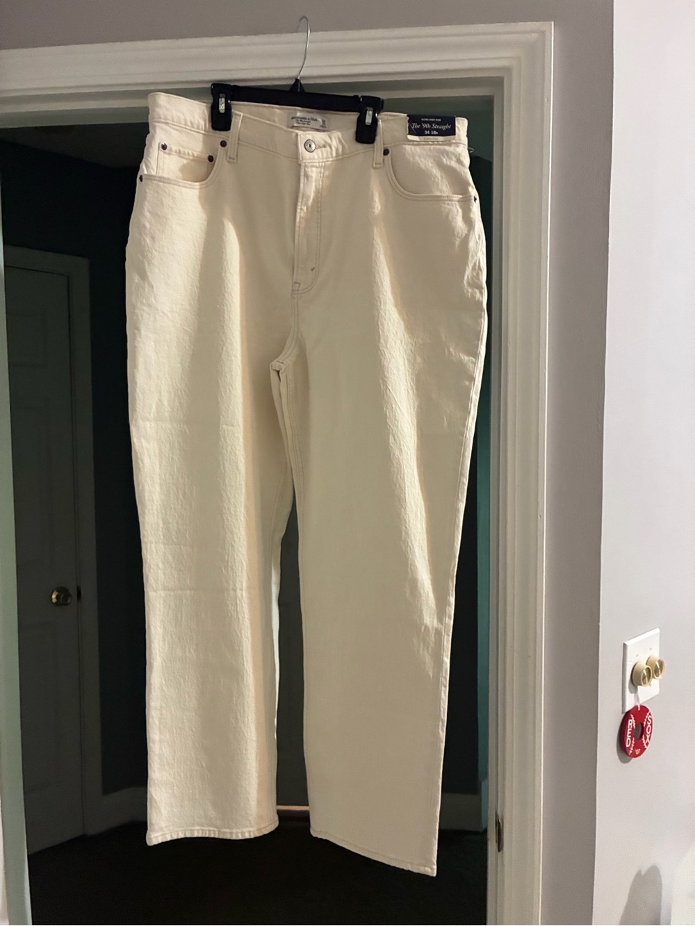 Abercrombie & Fitch Women's Cream Straight-Leg Jeans Size 18
